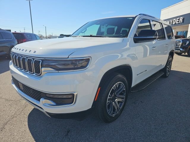 Used 2023 Jeep Wagoneer L Series II image 3