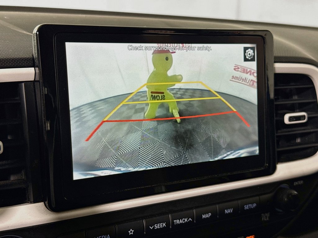 Certified 2022 Hyundai Venue Limited FWD image 7