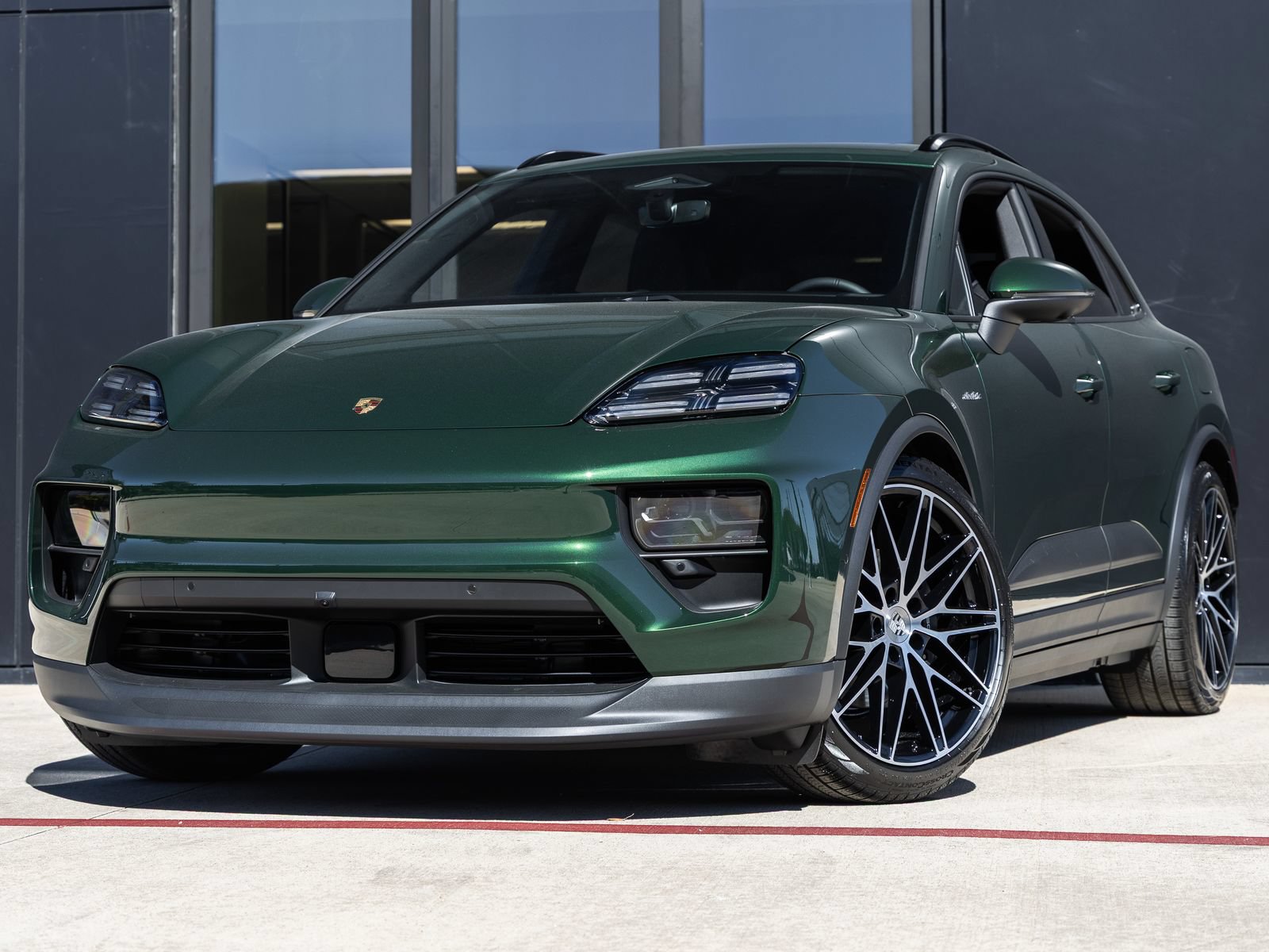 Certified 2025 Porsche Macan Electric RWD image 1