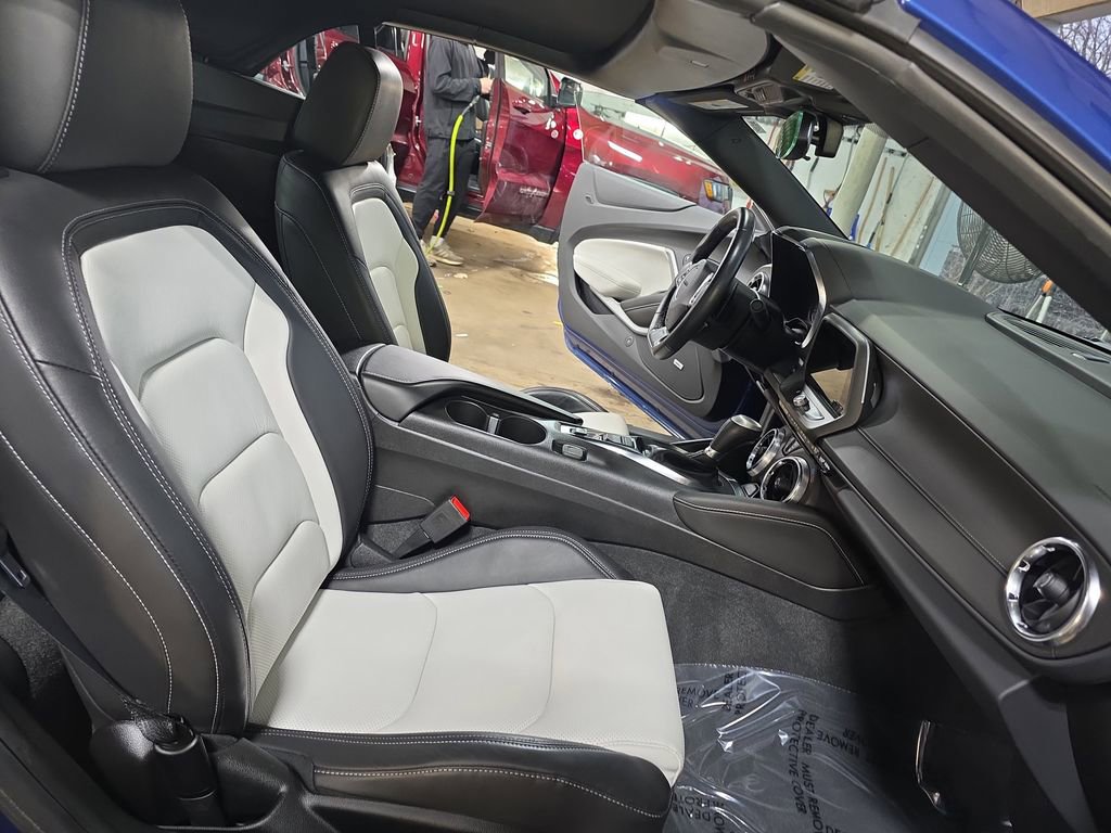 Used 2024 Chevrolet Camaro LT w/ Technology Package image 10