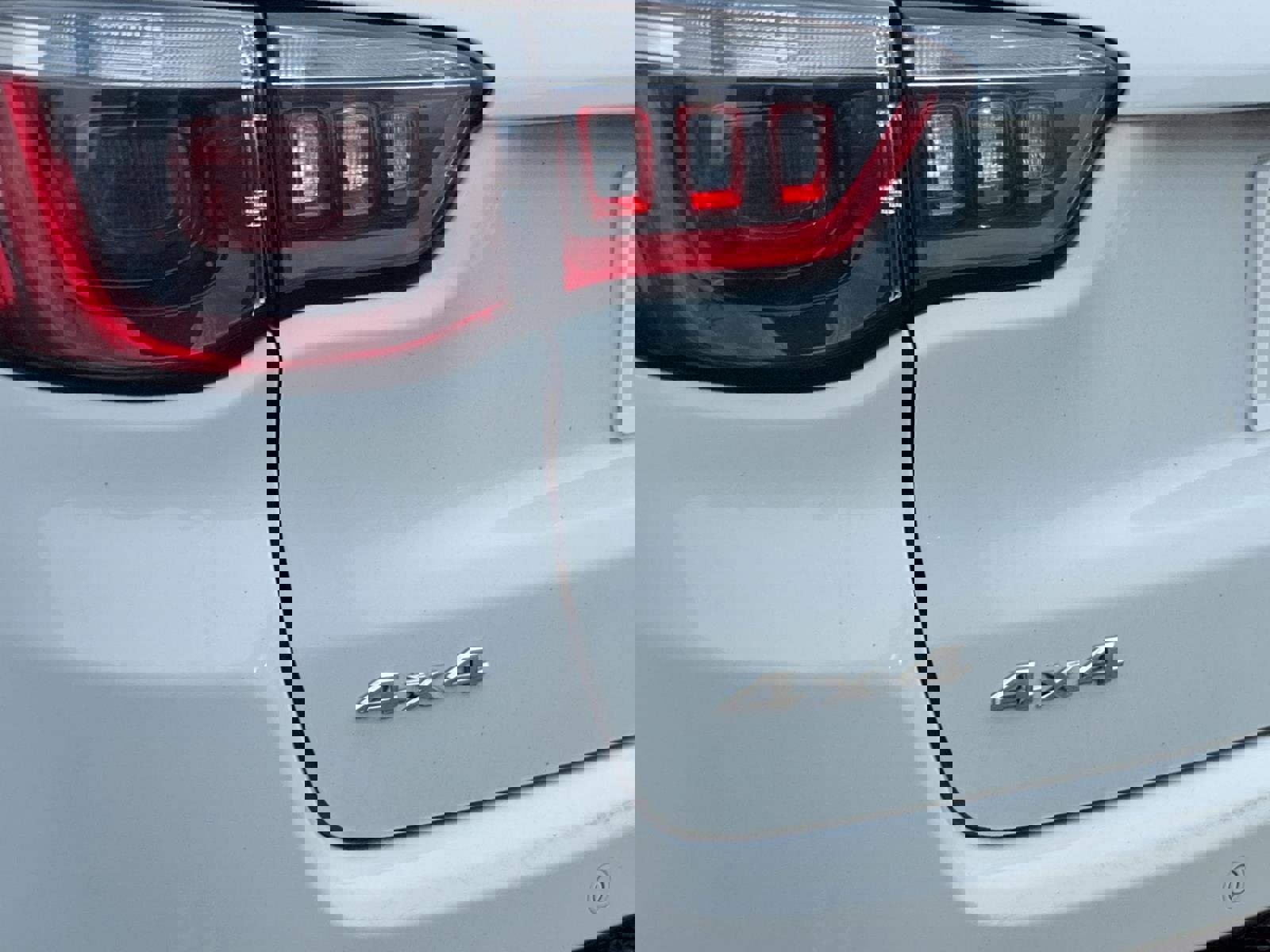 Used 2024 Jeep Compass Limited image 7