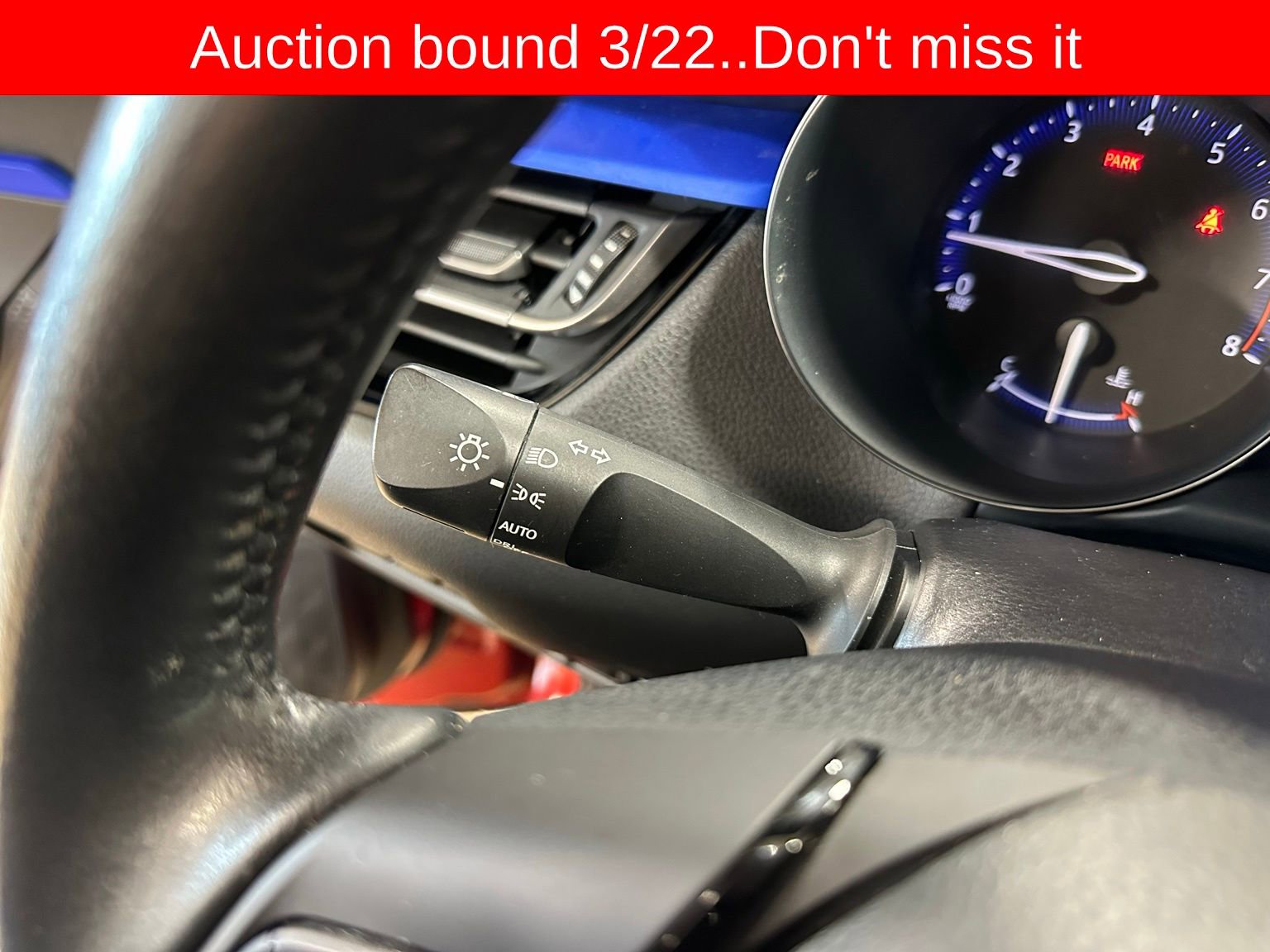 Used 2020 Toyota C-HR XLE image 18