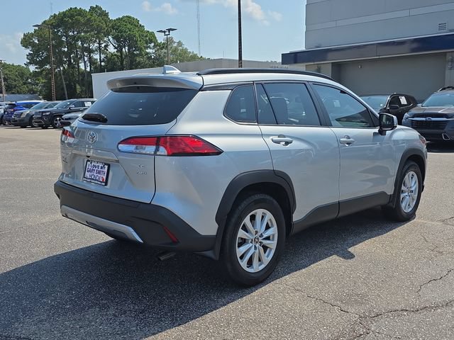 Used 2022 Toyota Corolla Cross LE AWD/4WD image 4