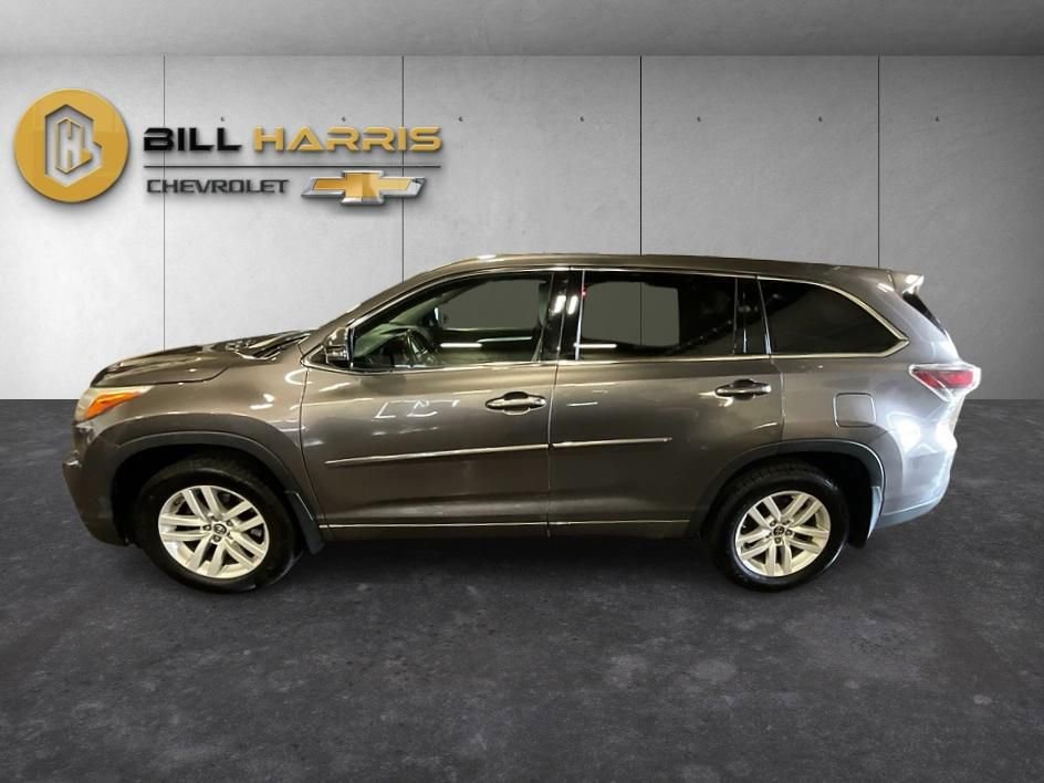 Used 2016 Toyota Highlander LE w/ Protection Package #3 AWD/4WD image 13