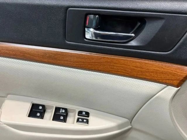 Used 2013 Subaru Outback 2.5i Limited w/ Moonroof Pkg image 46