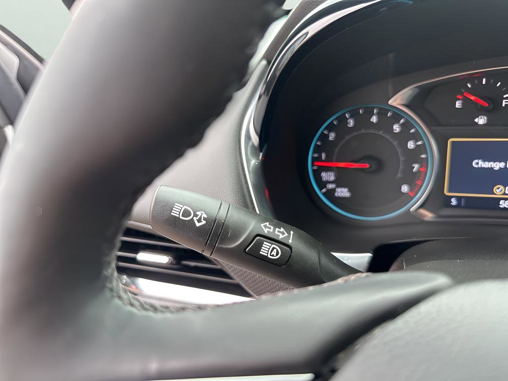 Used 2023 Chevrolet Traverse RS image 29