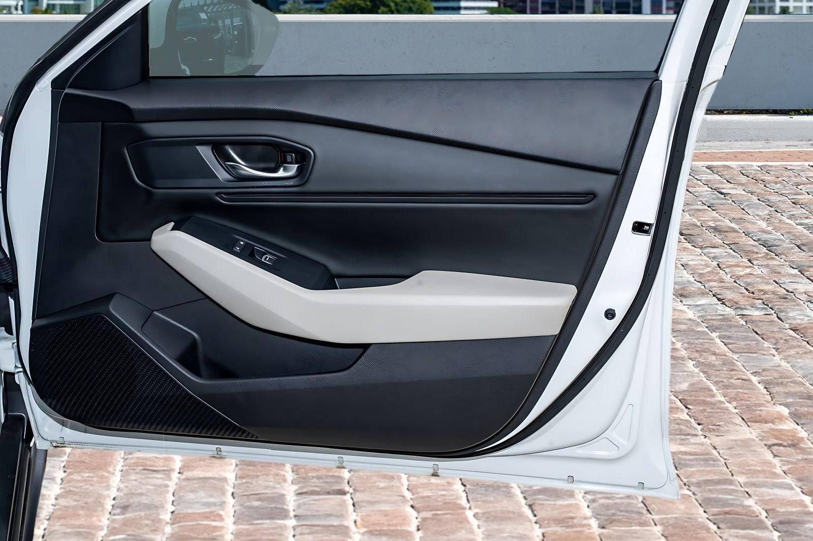 Used 2023 Honda Accord EX image 13