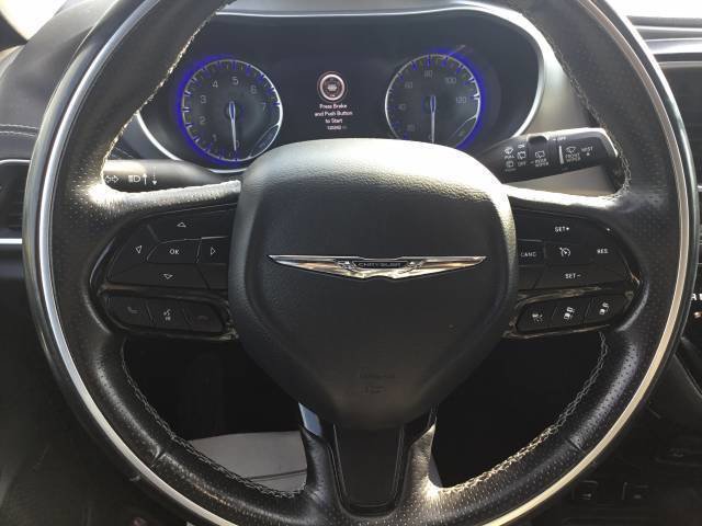 Used 2018 Chrysler Pacifica Limited w/ Advanced Safetytec Group image 16