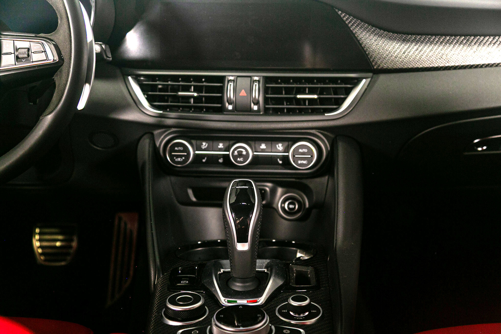 Used 2024 Alfa Romeo Giulia Quadrifoglio image 43