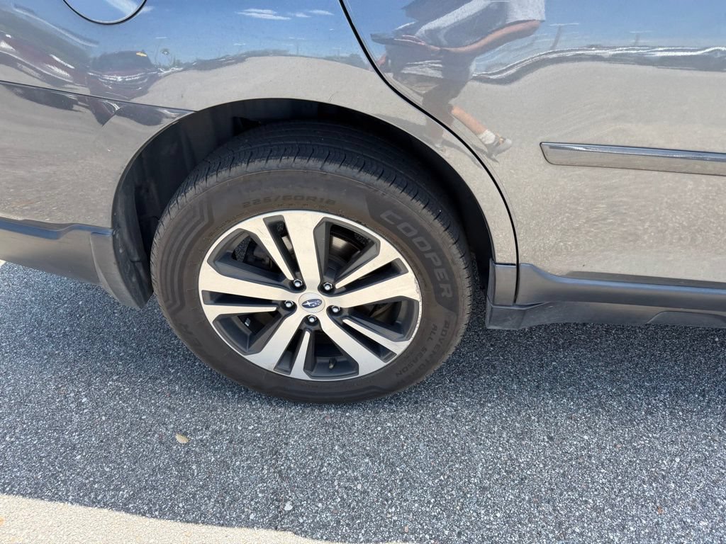 Used 2019 Subaru Outback 2.5i Limited AWD/4WD image 5