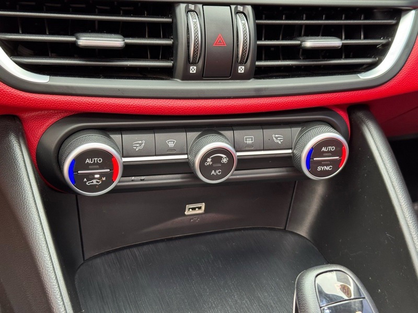 Used 2019 Alfa Romeo Giulia nero edizione w/ Nero Edizione image 33