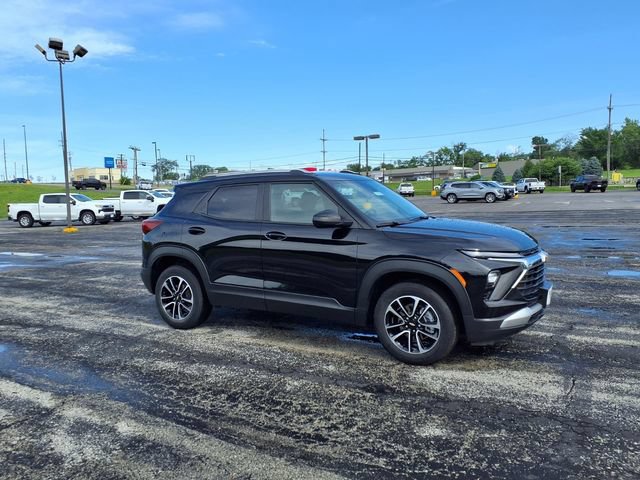 Used 2025 Chevrolet TrailBlazer LT AWD/4WD image 7