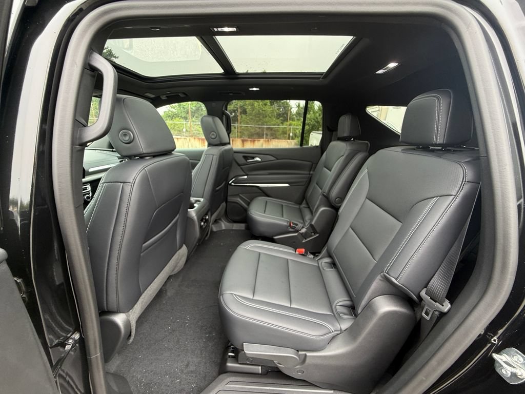 New 2026 Chevrolet Traverse LT w/ Sun and Wheel Package FWD image 23