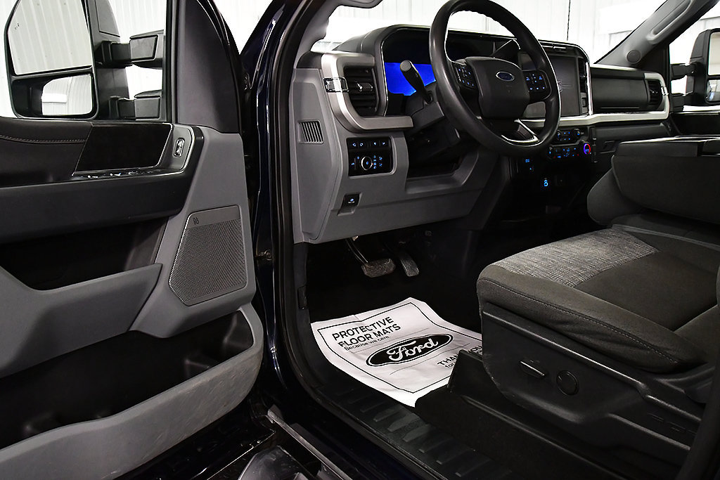 Used 2023 Ford F250 XLT w/ XLT Premium Package AWD/4WD image 15