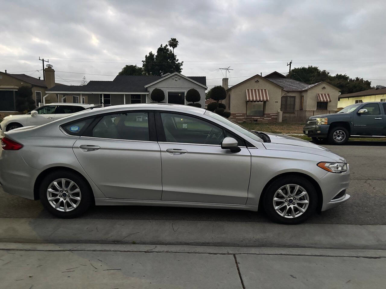 Used 2017 Ford Fusion S image 4