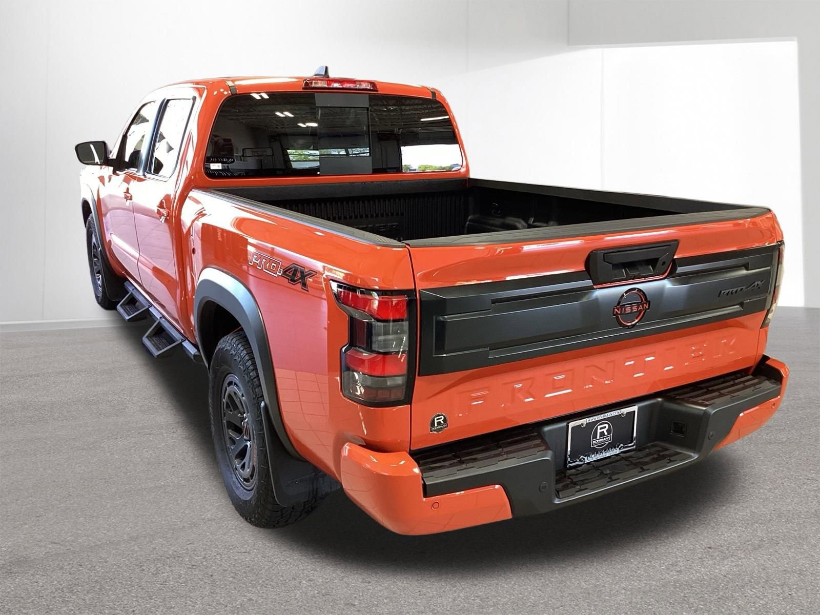 Used 2025 Nissan Frontier PRO-4X AWD/4WD image 21