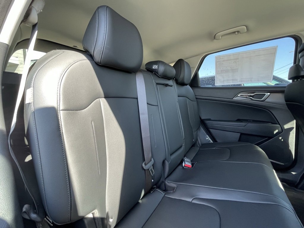 New 2026 Kia Sportage EX image 28