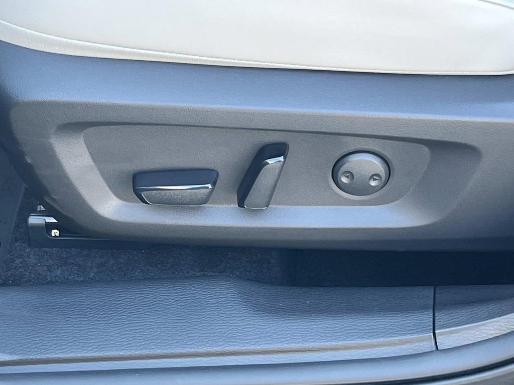 New 2026 Mitsubishi Outlander SE image 10