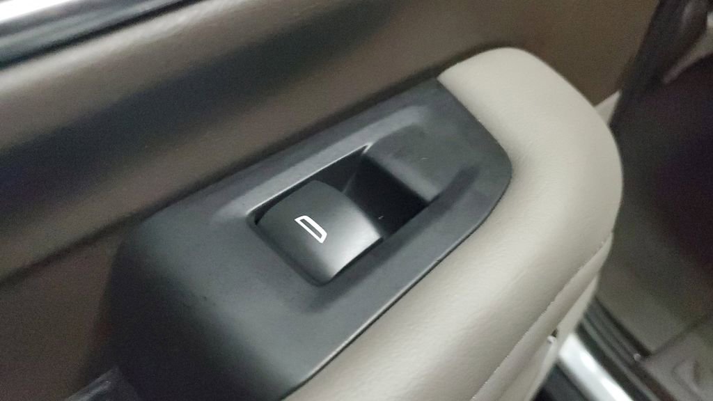 Used 2024 Chevrolet Tahoe LS RWD image 17