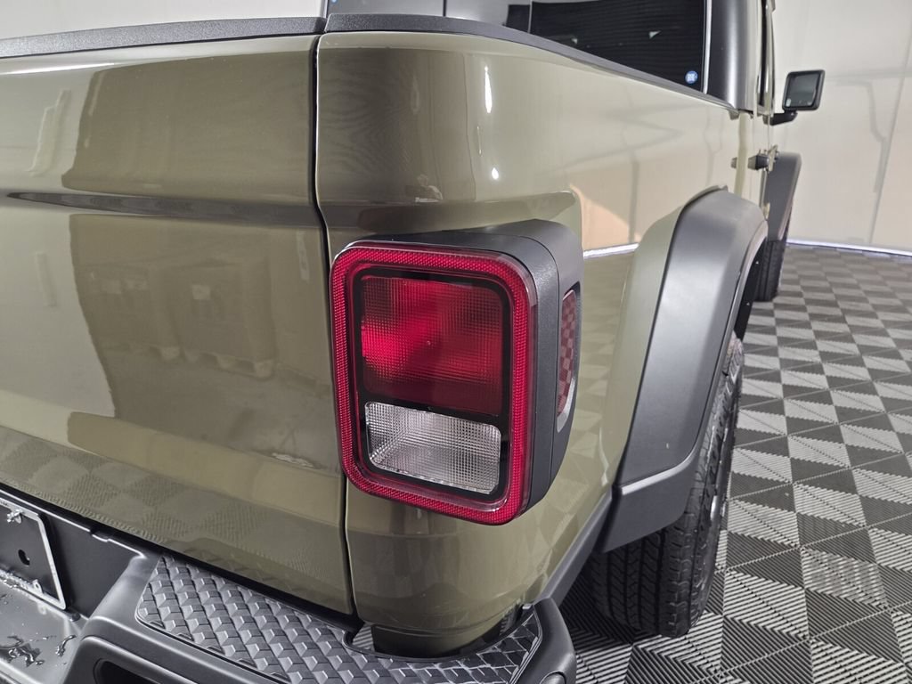 Used 2026 Jeep Gladiator Sport AWD/4WD image 27