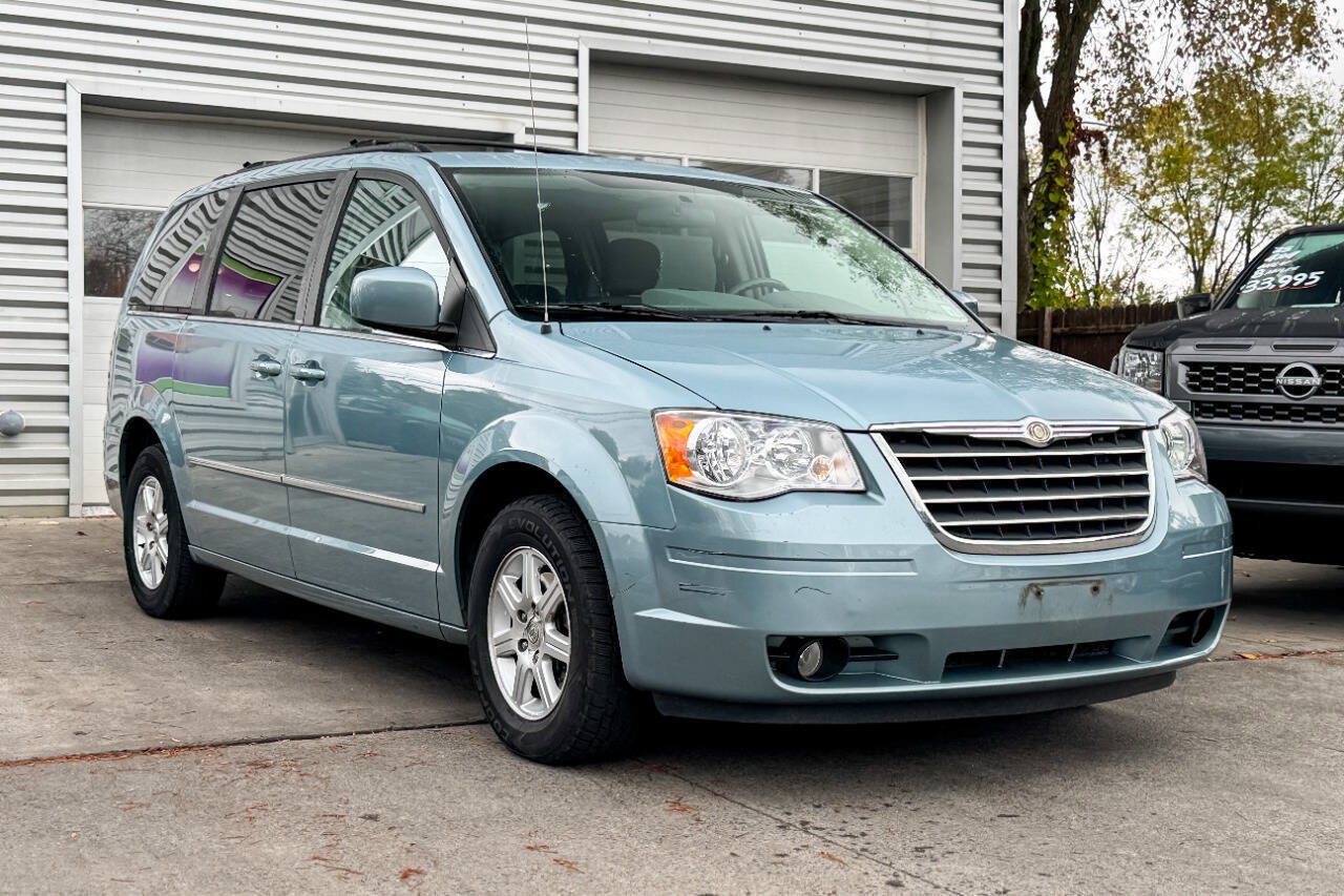 Used 2010 Chrysler Town & Country Touring w/ Heated Seat Group
