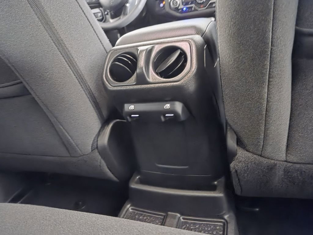 Certified 2025 Jeep Wrangler Willys image 32