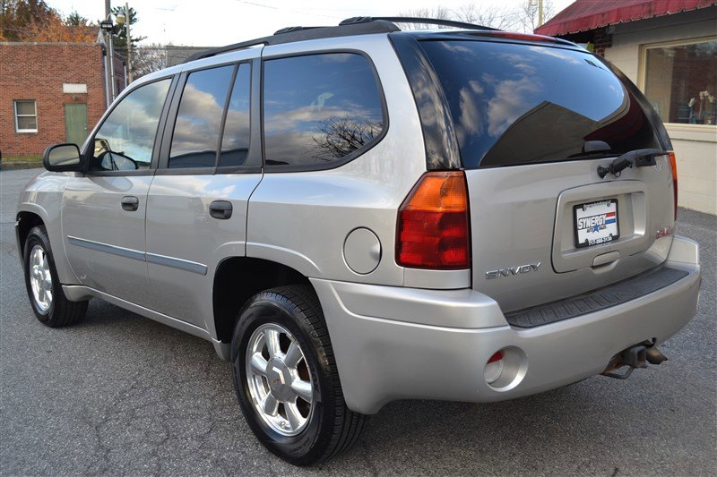Used 2007 GMC Envoy SLE image 3