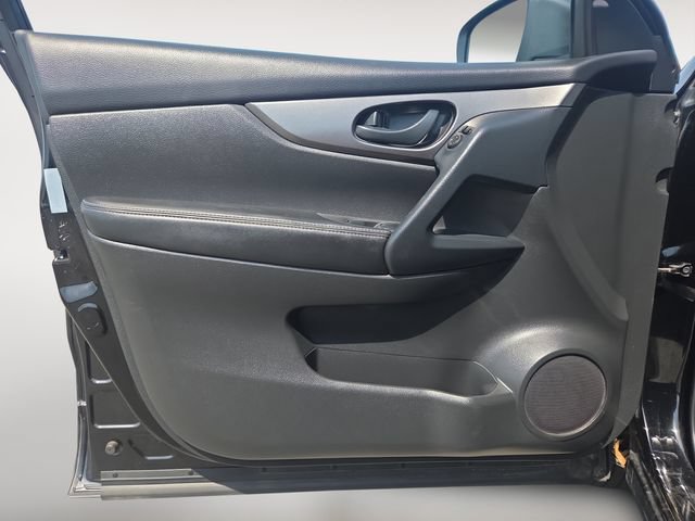 Used 2021 Nissan Rogue Sport S FWD image 16