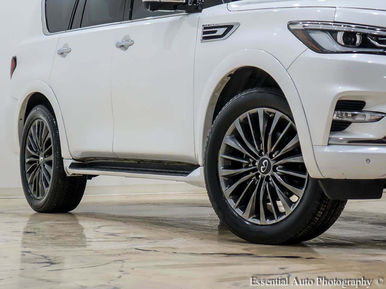 Used 2024 INFINITI QX80 Sensory w/ Cargo Package image 4