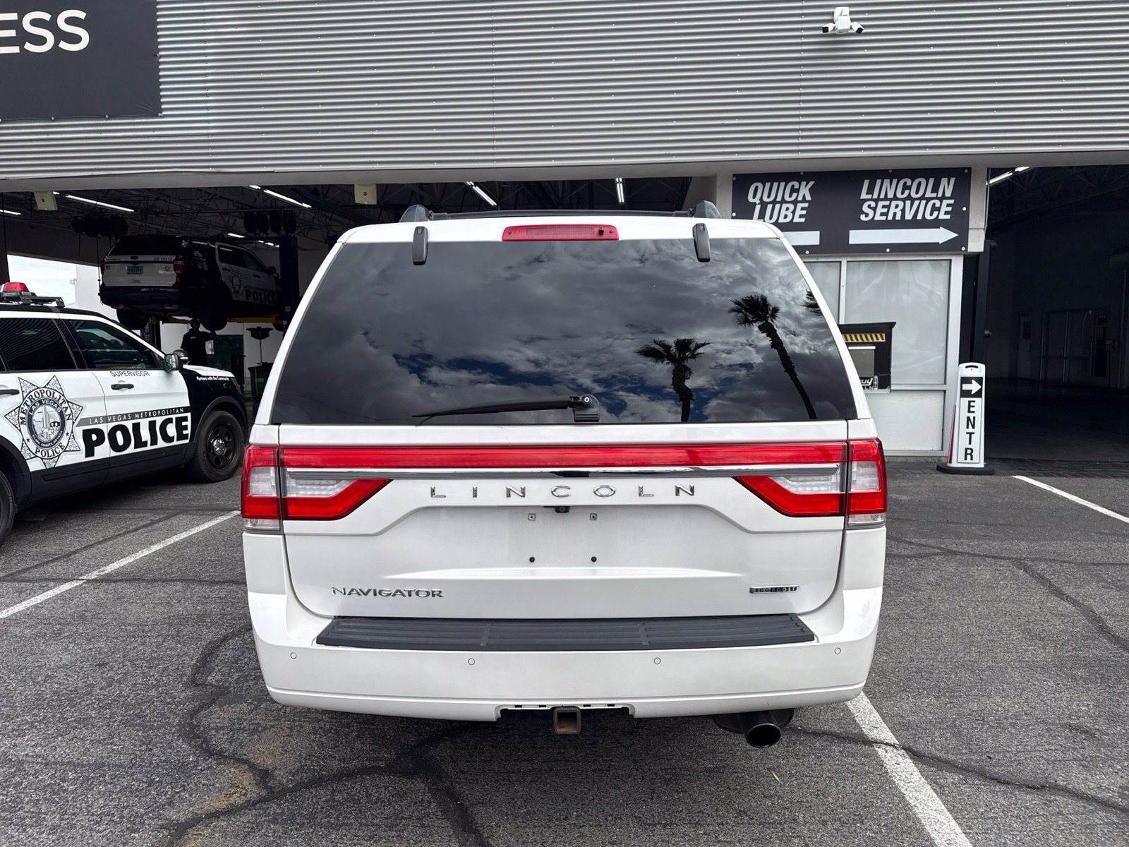 Used 2015 Lincoln Navigator 2WD image 6