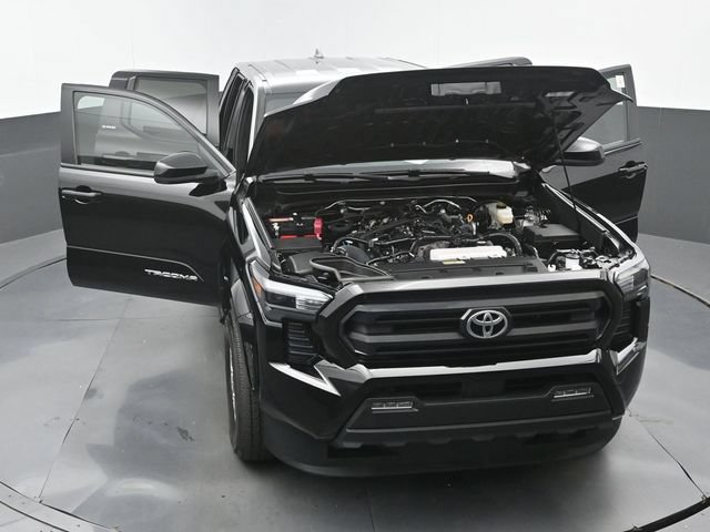 Used 2024 Toyota Tacoma SR5 AWD/4WD image 32