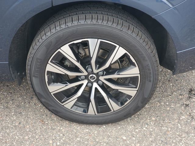 Certified 2023 Volvo XC60 B5 Plus image 7