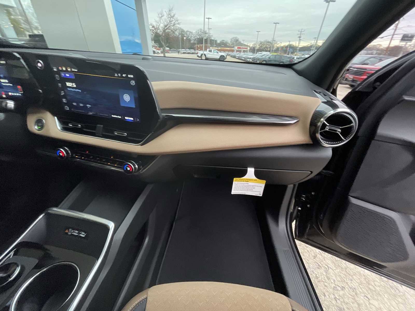 Used 2025 Chevrolet Equinox ACTIV w/ Safety and Technology Package image 29