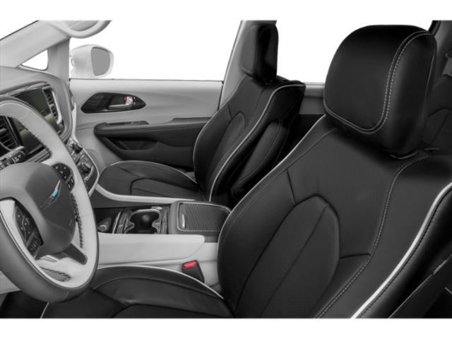 Certified 2022 Chrysler Pacifica Limited w/ Uconnect Theater Family Group FWD image 9