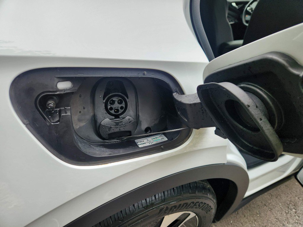 Certified 2021 Volkswagen ID.4 Pro AWD/4WD image 19