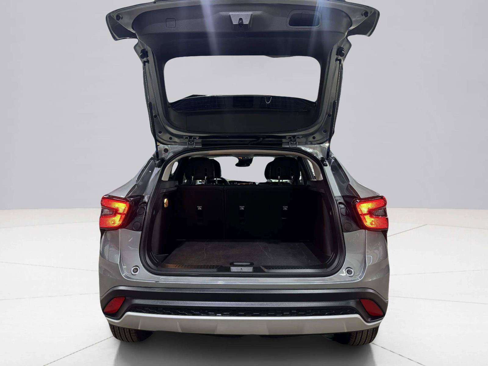 Used 2024 Chevrolet Trax LT w/ Driver Confidence Package FWD image 55