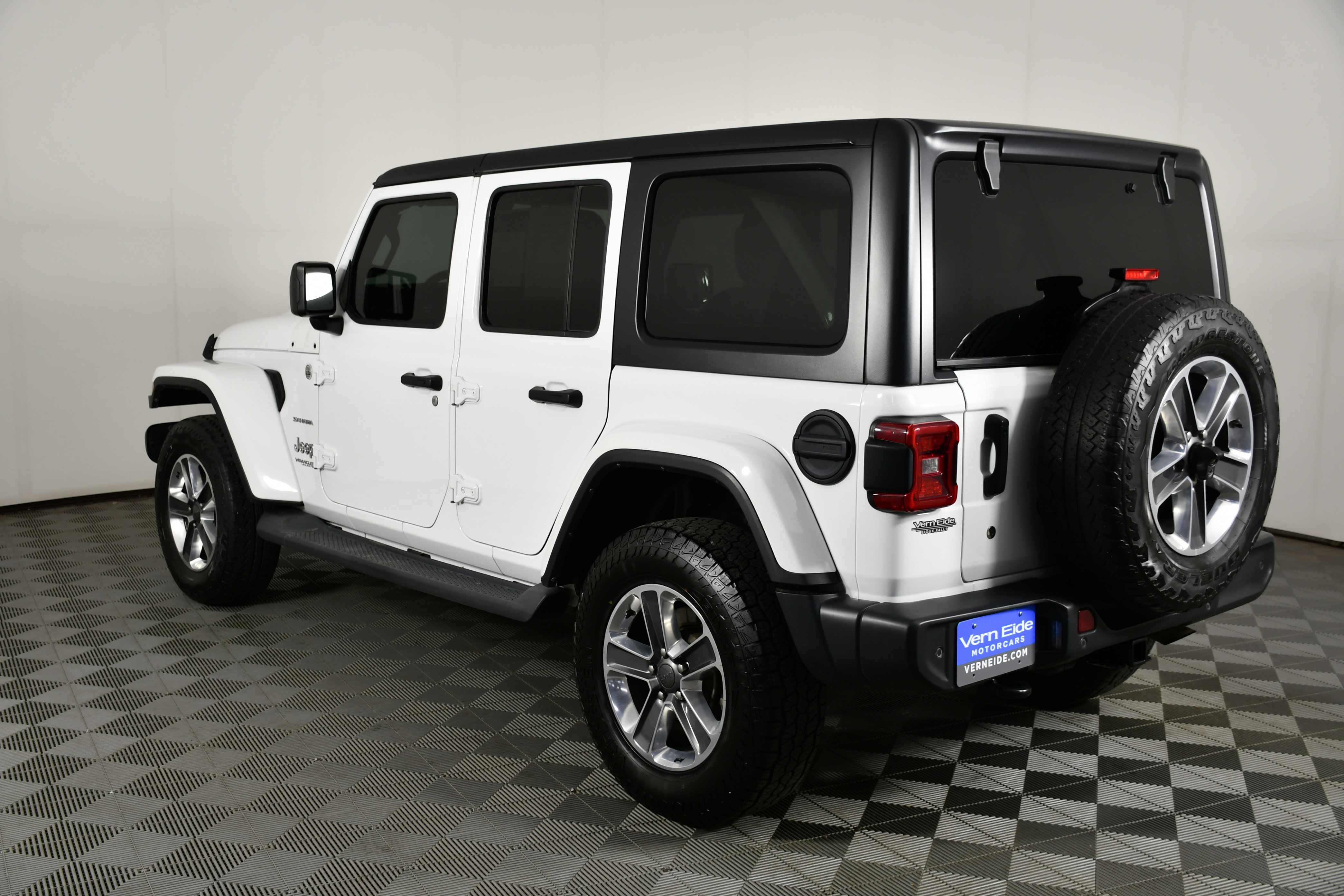 Used 2019 Jeep Wrangler Unlimited Sahara image 8