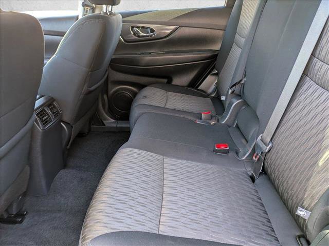 Used 2020 Nissan Rogue SV w/ Premium Package image 7