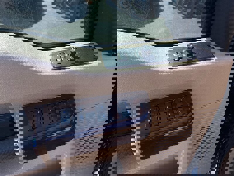 Used 2010 Ford F250 Lariat image 25