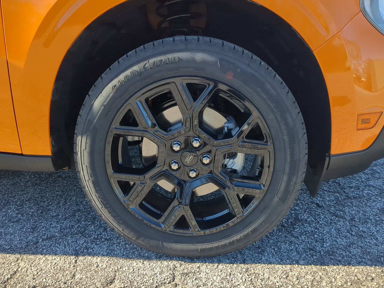New 2026 Ford Maverick XLT w/ XLT Luxury Package AWD/4WD image 9