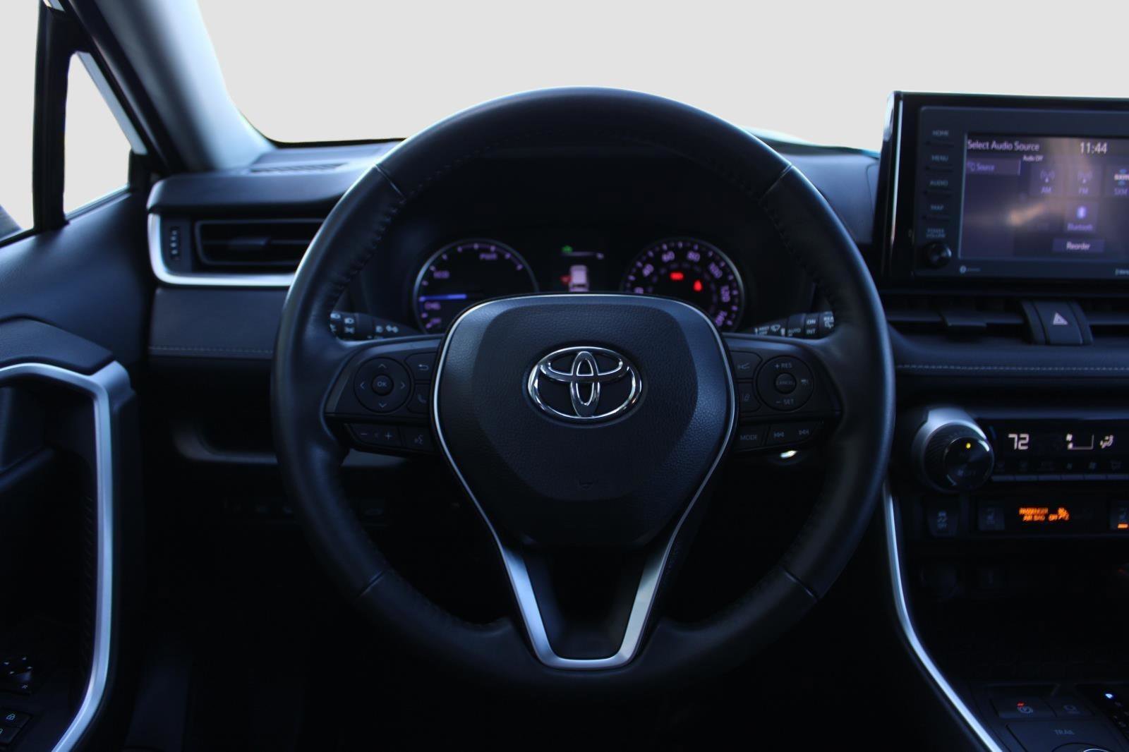 Used 2021 Toyota RAV4 AWD Hybrid image 25