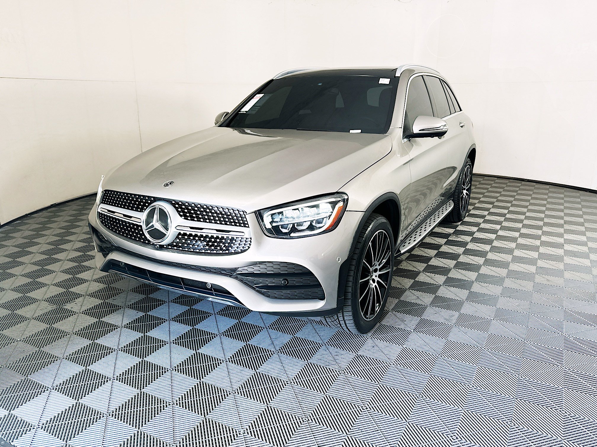 Used 2020 Mercedes-Benz GLC 300 image 7