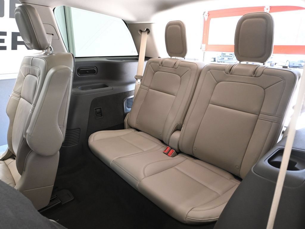Used 2023 Lincoln Aviator Reserve AWD/4WD image 42