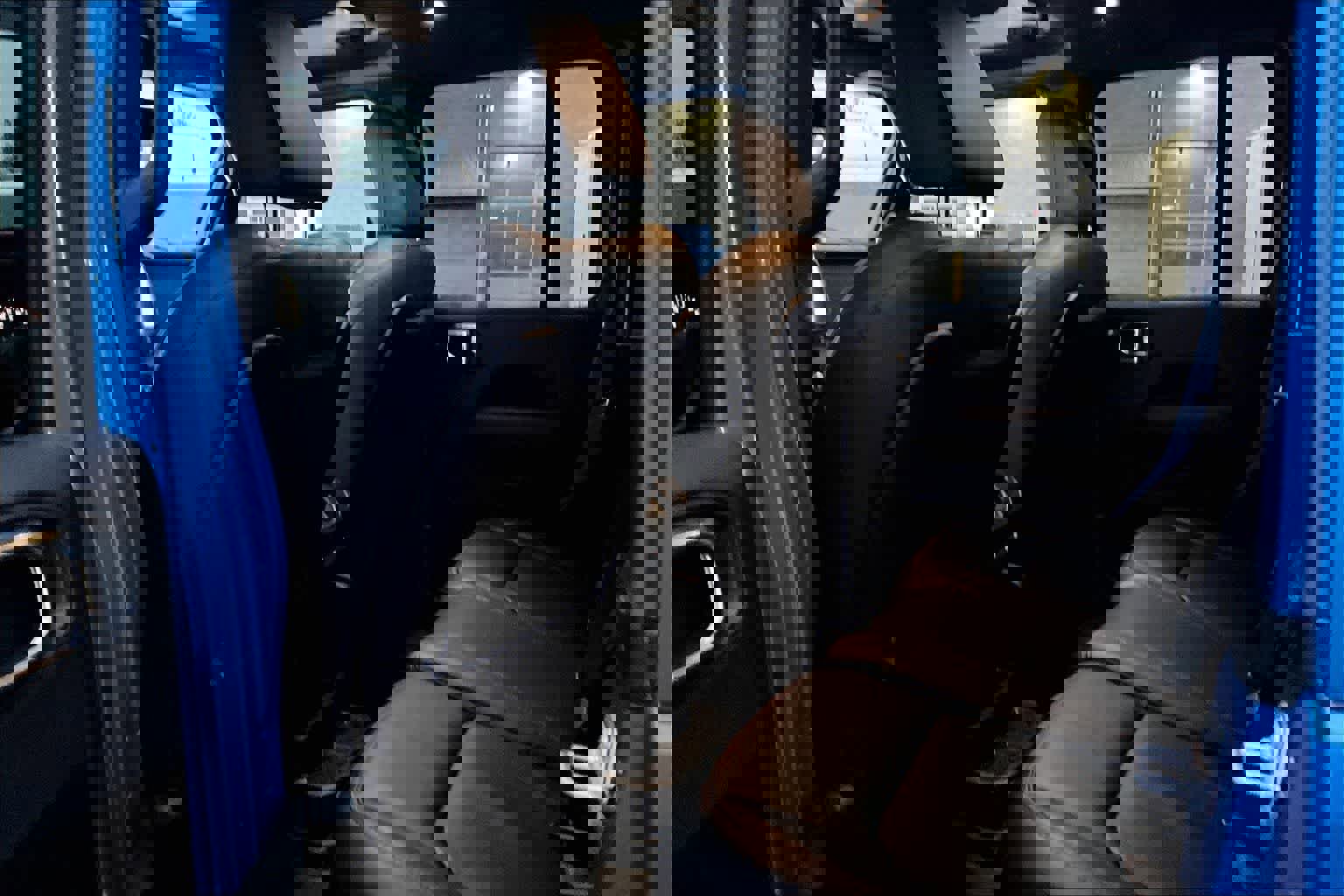 Used 2025 Jeep Wrangler Unlimited Rubicon image 12