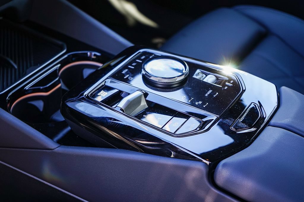 New 2027 BMW 530i w/ Convenience Package RWD image 19