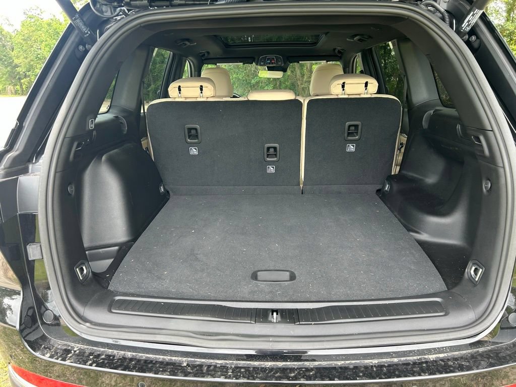 Used 2025 Jeep Grand Cherokee Limited RWD image 9