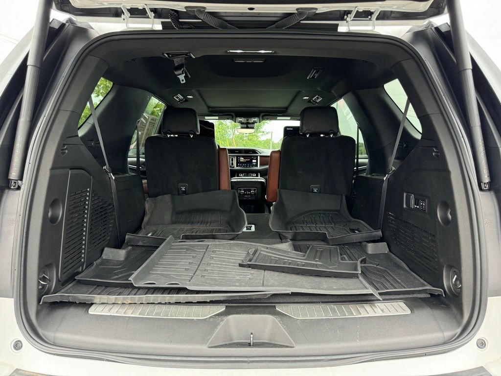 Used 2023 GMC Yukon Denali Ultimate w/ LPO, Floor Liner Package AWD/4WD image 16
