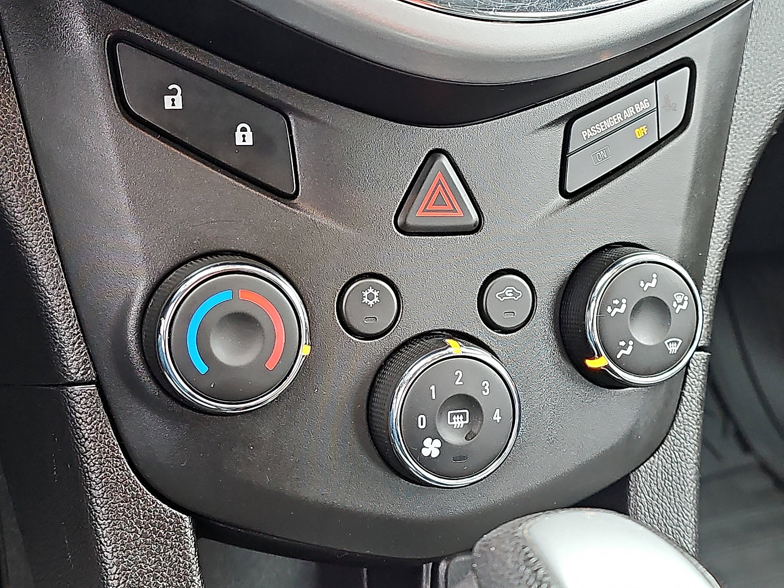 Used 2020 Chevrolet Sonic LT image 15