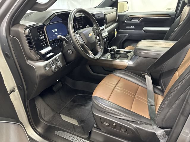 Used 2024 Chevrolet Silverado 1500 High Country w/ Technology Package AWD/4WD image 12