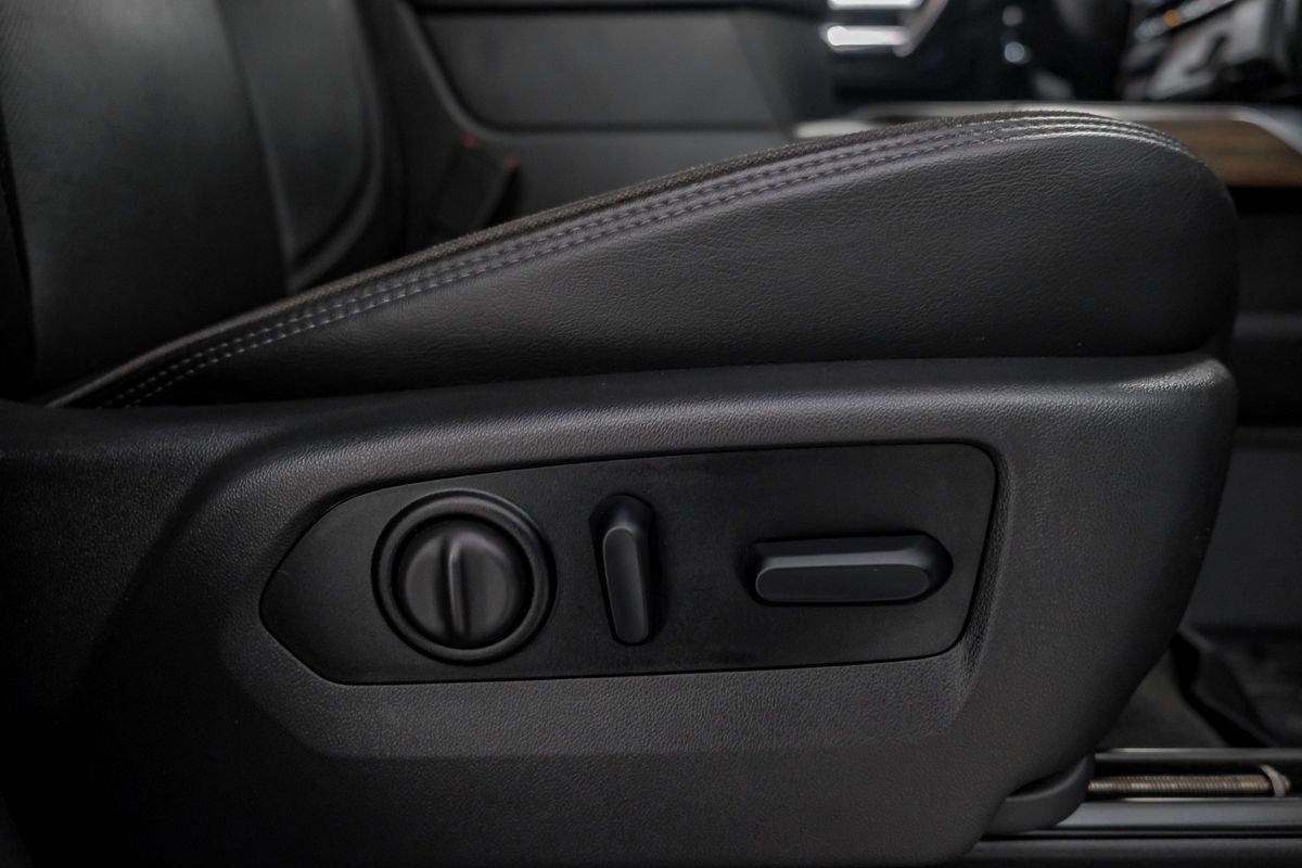 Used 2021 Chevrolet Silverado 3500 High Country w/ Snow Plow Prep/Camper Package image 36